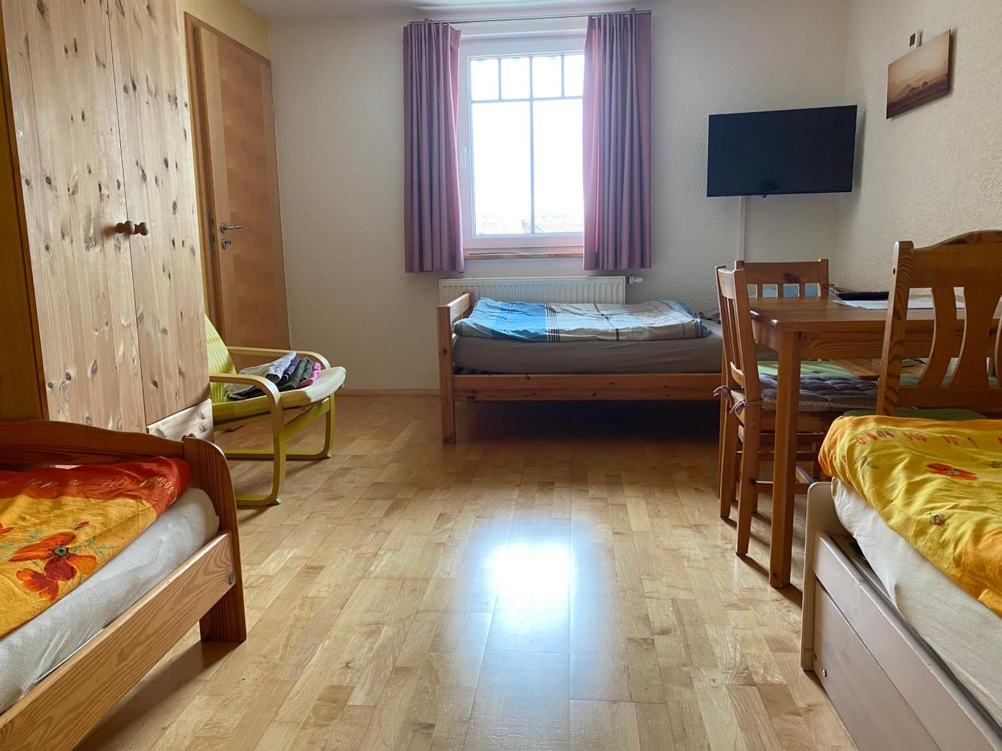 Ferienzimmer Oelhaf Zimmer In Gelb Self Check-In Mit Key-Tresore Wilhelmsdorf  Екстериор снимка